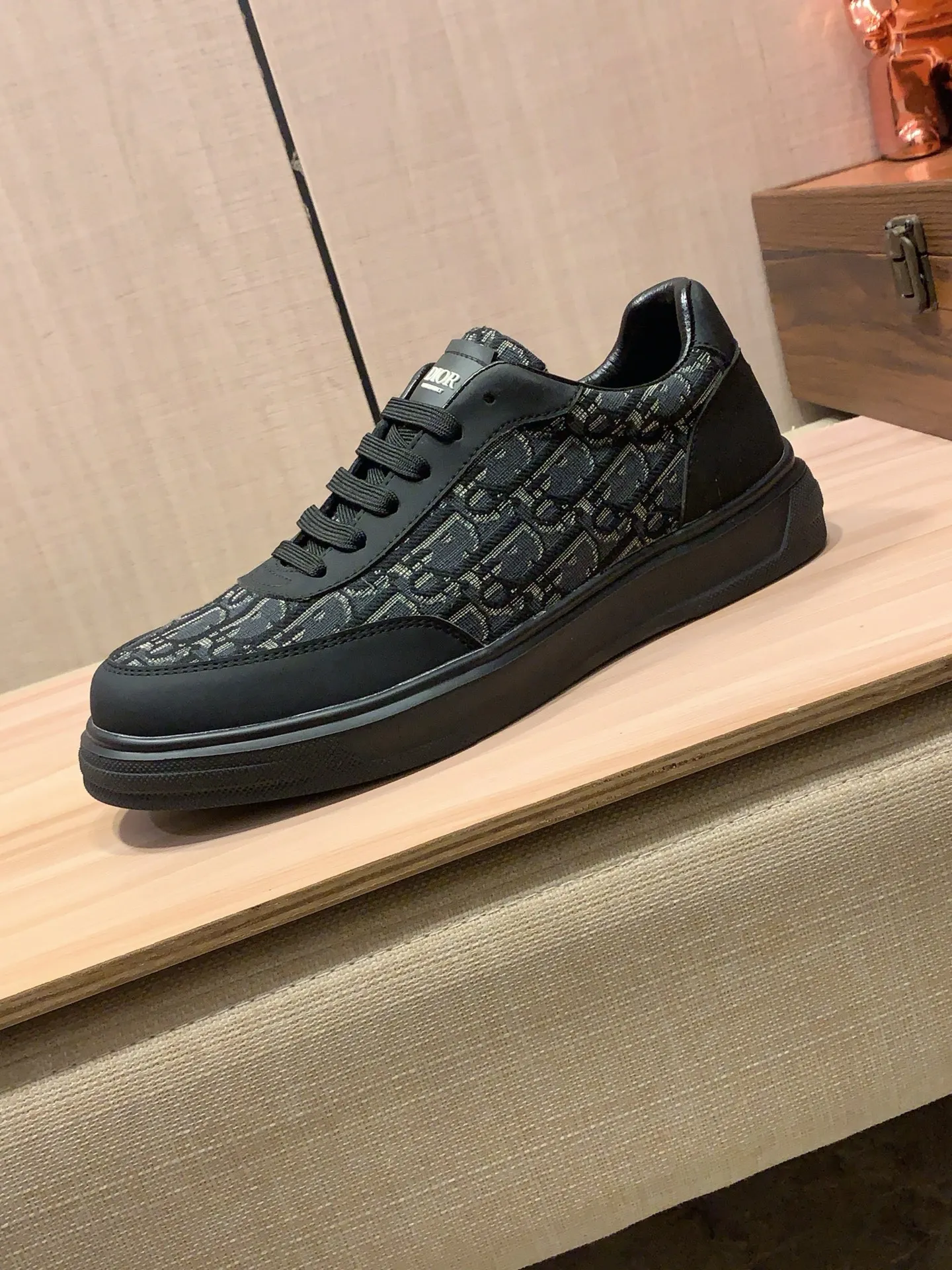 Men's men's shoes💰420💰💰🎩🎩[Lightning][Lightning] "Dior DIOR*" The latest • popular casual shoes, top brand [seduce] luxury ~ purchasing agency, top ~ quality. [Strong] The upper is made of imported breathable cowhide with material ➕ breathable sheepskin feet (•) and fine workmanship. The original stylish and stylish soft rubber wear-resistant and non-slip outsole is light and comfortable on the feet. The real thing looks better when photographed in person. 111: code: 38-44, 3️⃣ colors selected